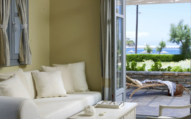 Porto Kea Suites
