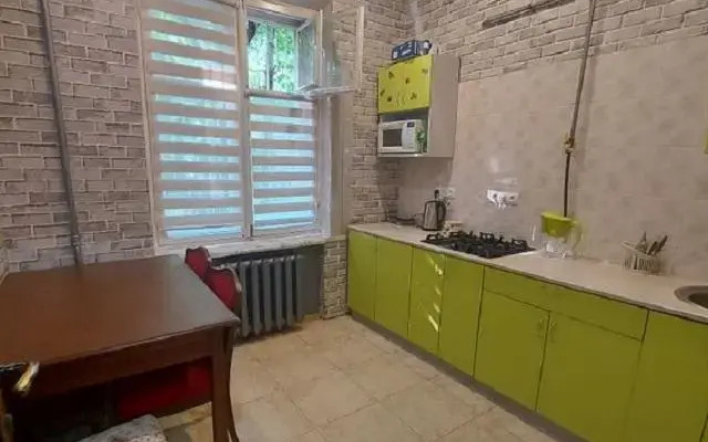 Family House Furnished room on Independence Avenue