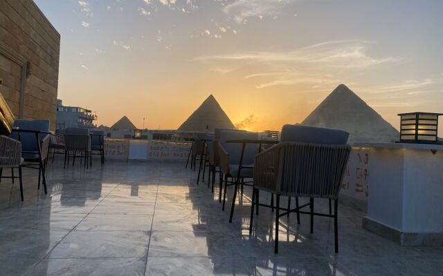 Queen Ash Pyramids View INN
