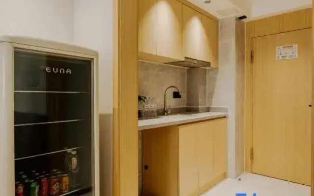 WanYoo Esports Hotel (Jinan Daming Lake North Gate)
