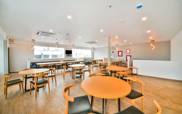 Oyo Townhouse 172 Hotel Broadway Uit Circle