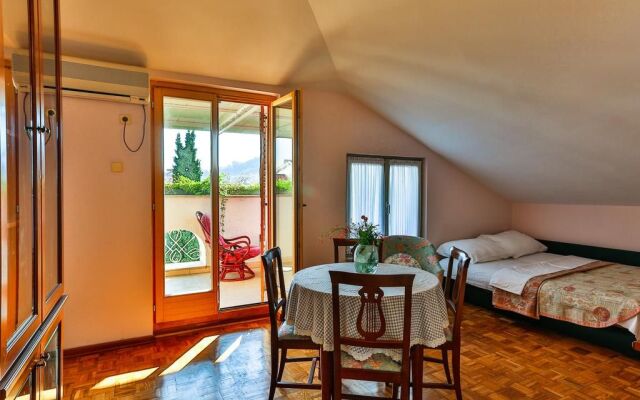 Villa Velzon Guesthouse