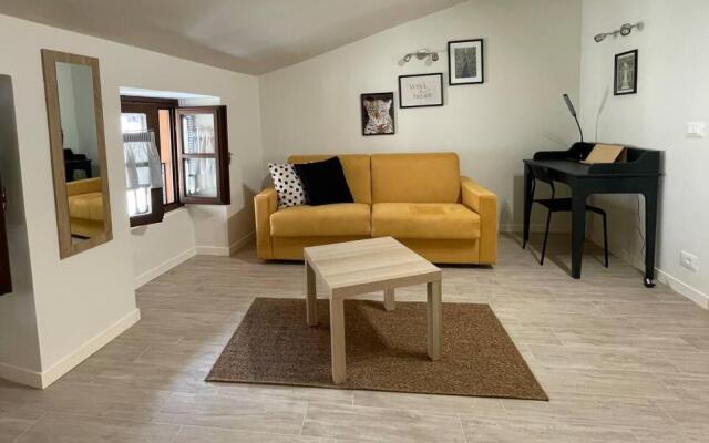 Angelina's B House - Downtown