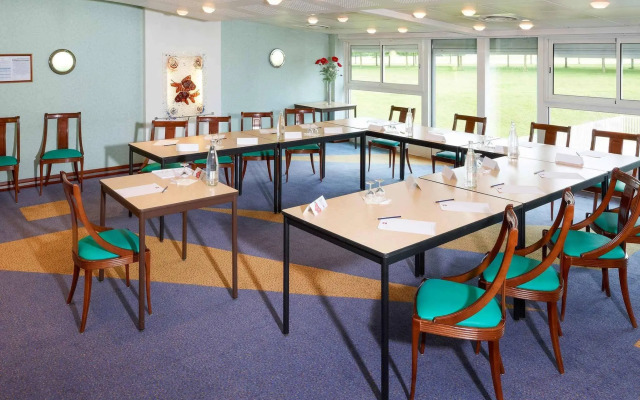 Отель ibis Site du Futuroscope