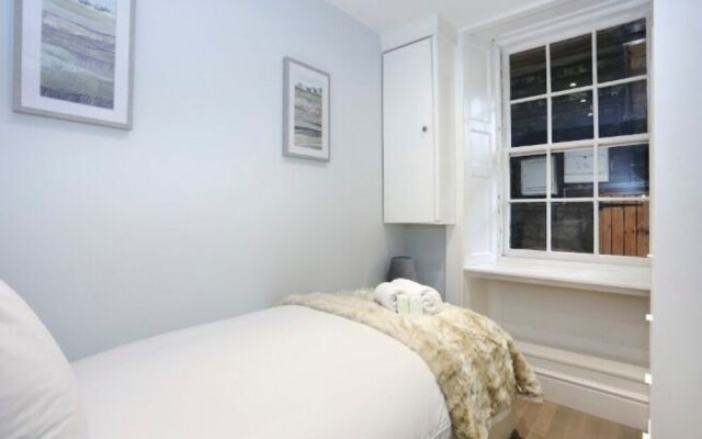 Modern, Stylish Apt. in Excellent Central Location
