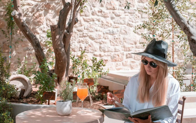 Inotropes Boutique Suites