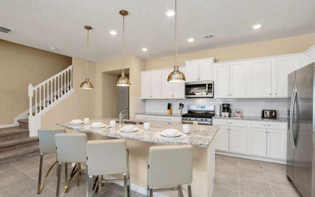 7561 Oak Spring Lane