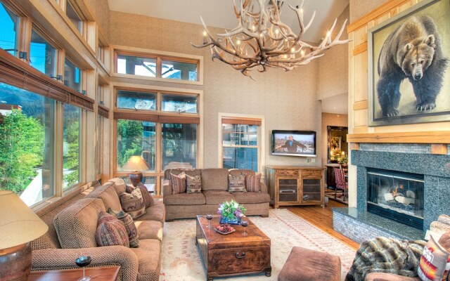 Cody House by JHRL