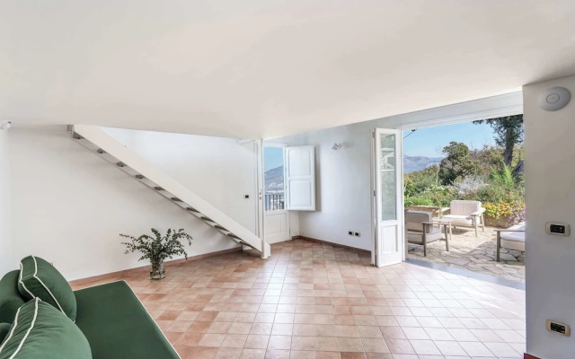 Giulia 1 Villa Apartment Shared Pool Sea Views