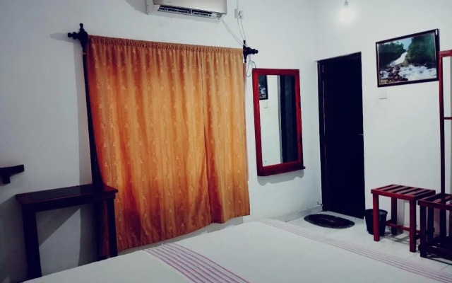 Aura Holiday Inn