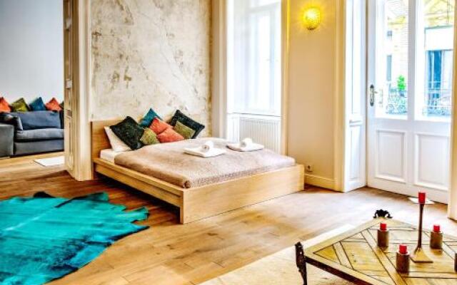 Central Stylish Apartments