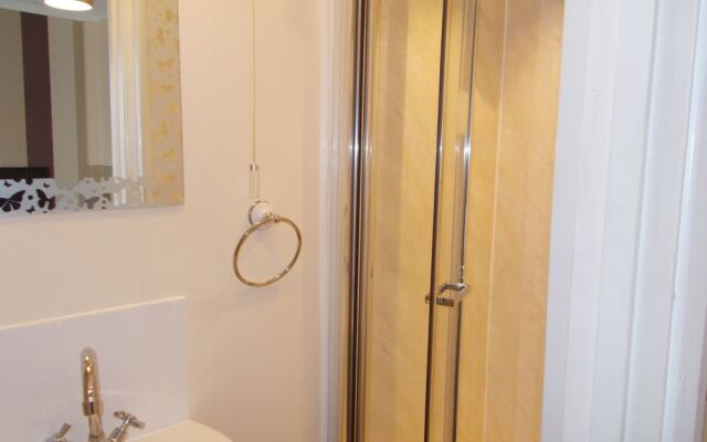 Twin Palms Guesthouse