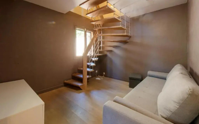 06T - Spacious villa with sea view- pool - jacuzzi-sauna