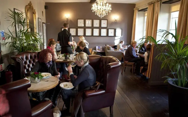 The George Hotel