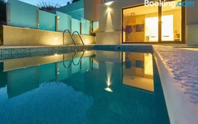 Apartment Paradiso
