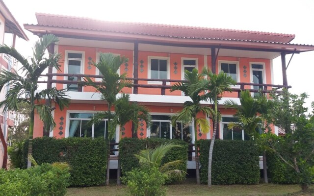 Lanta School Beach Resort