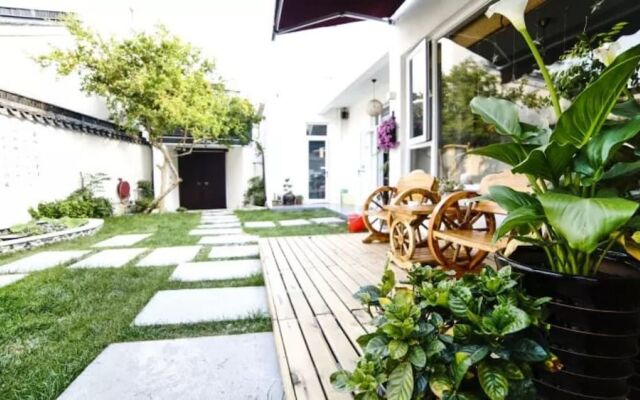 Floral Hotel Huliudiefang