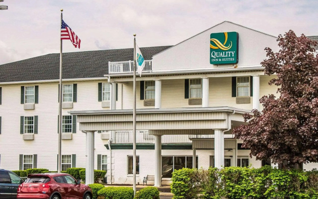 Quality Inn & Suites Bellville - Mansfield