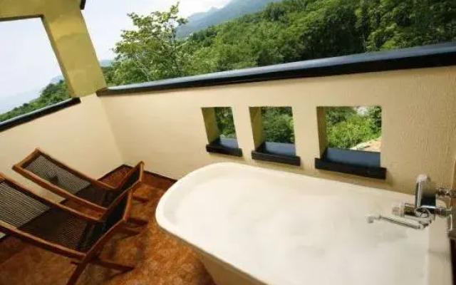 Tsukiyado Luck Hotel