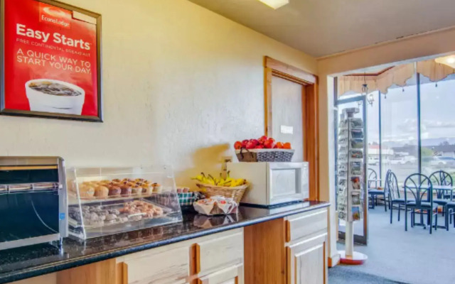 Econo Lodge Inn & Suites Kalispell - Glacier National Park Gateway