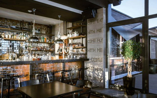 M1 Club Hotel
