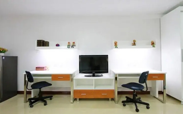 Bundit Parlor