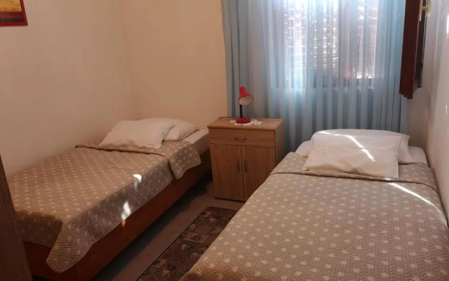 Queen beach apartments Nin Sabunike - Green street I - AE1167