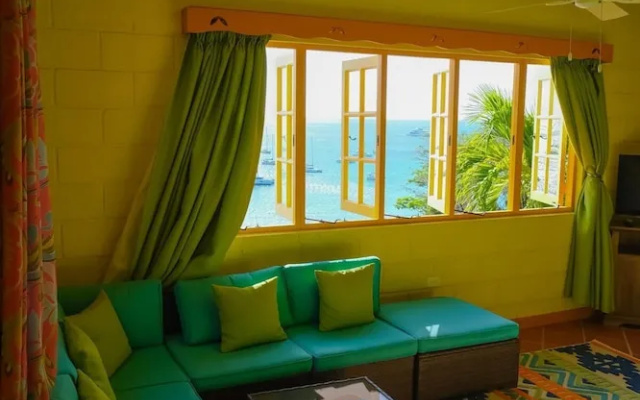 Turtle Point Bequia - 4 B R Villa w Staff — фото 4