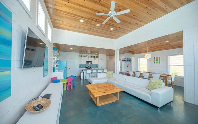 RePhil CanTina - 3 Br Home