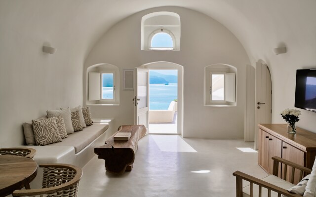 Mystique, a Luxury Collection Hotel, Santorini