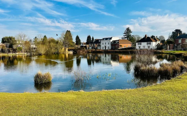 Gerrardscross-sleeps4-parking-petfriendly-wembley