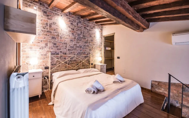 A Few Steps to The Duomo Perfect 1BD Apt