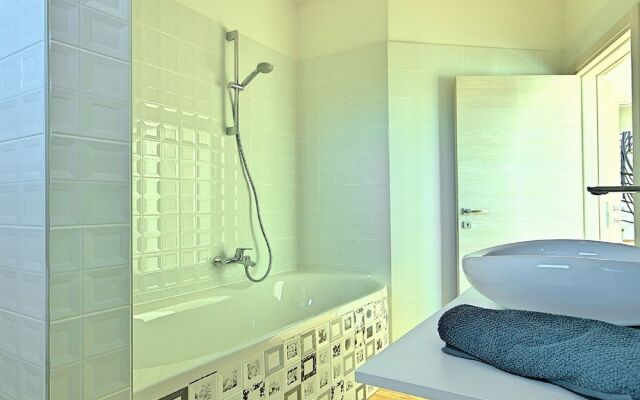 Lush Villa in Belavici with Pool & High-End Kitchen