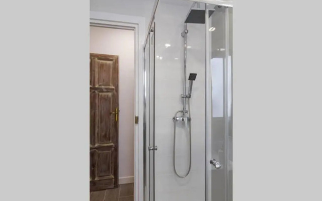 Sensacional Apartamento Junto a Palacio Real by Batuecas