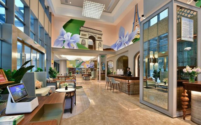 Mercure Yibin Port