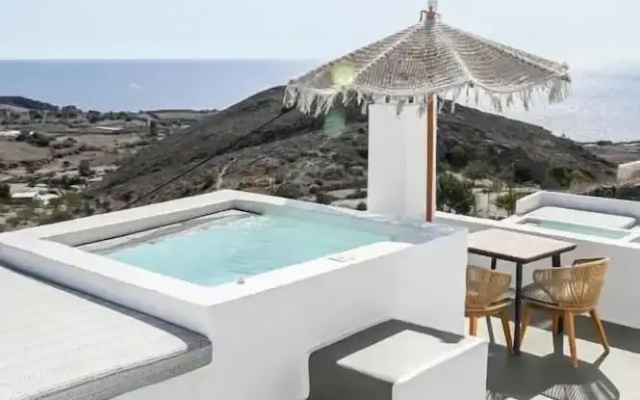 Amphora Helios Gem - Private Jacuzzi and Views