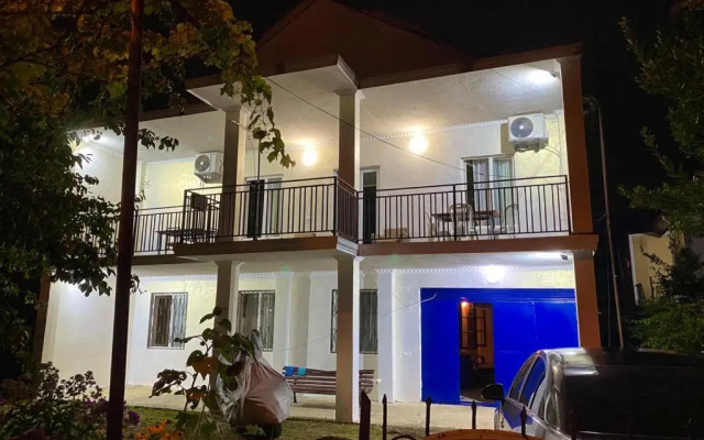 Ninoshvili Street Apartment
