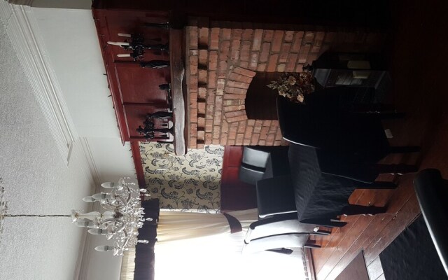 The Cresta Guest House