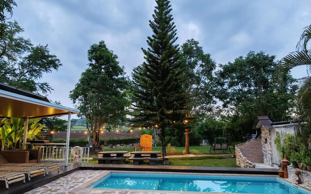 Les Collines Resort