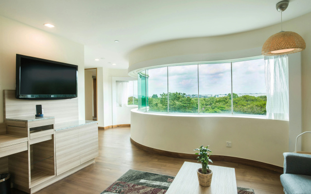 Village Hotel Changi by Far East Hospitality - Image 2