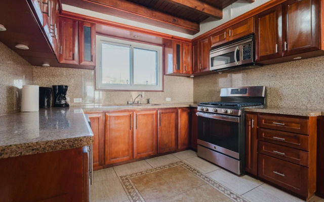 5 Bedroom Villa With Amazing View of Aruba Nature