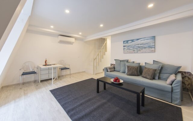 Traditional Duplex Terrace Principe Real