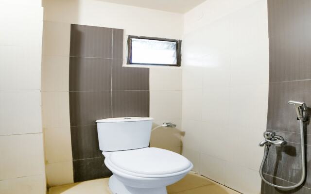 OYO 14178 Hotel Sea City