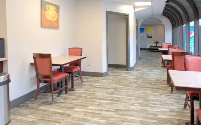 Days Inn by Wyndham Harriman