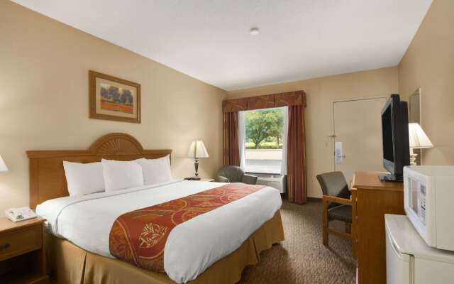 Days Inn by Wyndham Alexander City