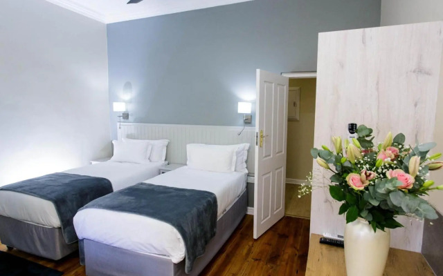 Queen’s Hotel by BON Hotels