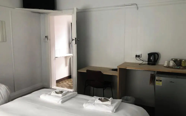 The Centennial Hotel Gulgong – Guest Rooms – Gulgong