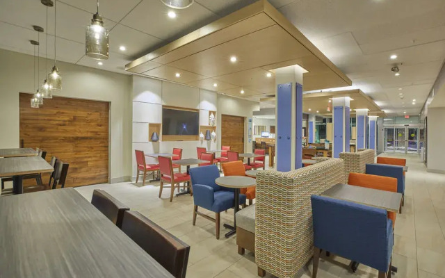 Holiday Inn Express &amp; Suites Hermiston Downtown