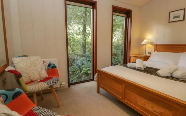 Leafy Nook Lodge