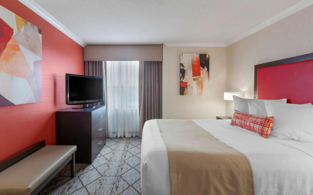 Best Western Plus Rose City Suites